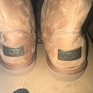 Brand new Uggs I can’t fit and never wore and who doesn’t love Uggs